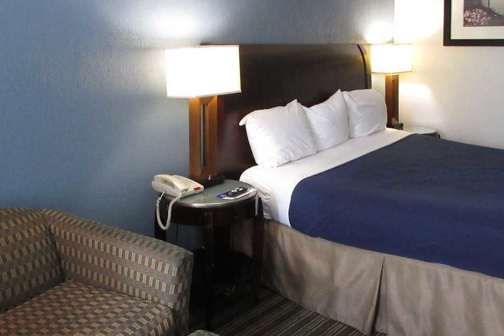 Rest And Relax Inn Pensacola Zewnętrze zdjęcie