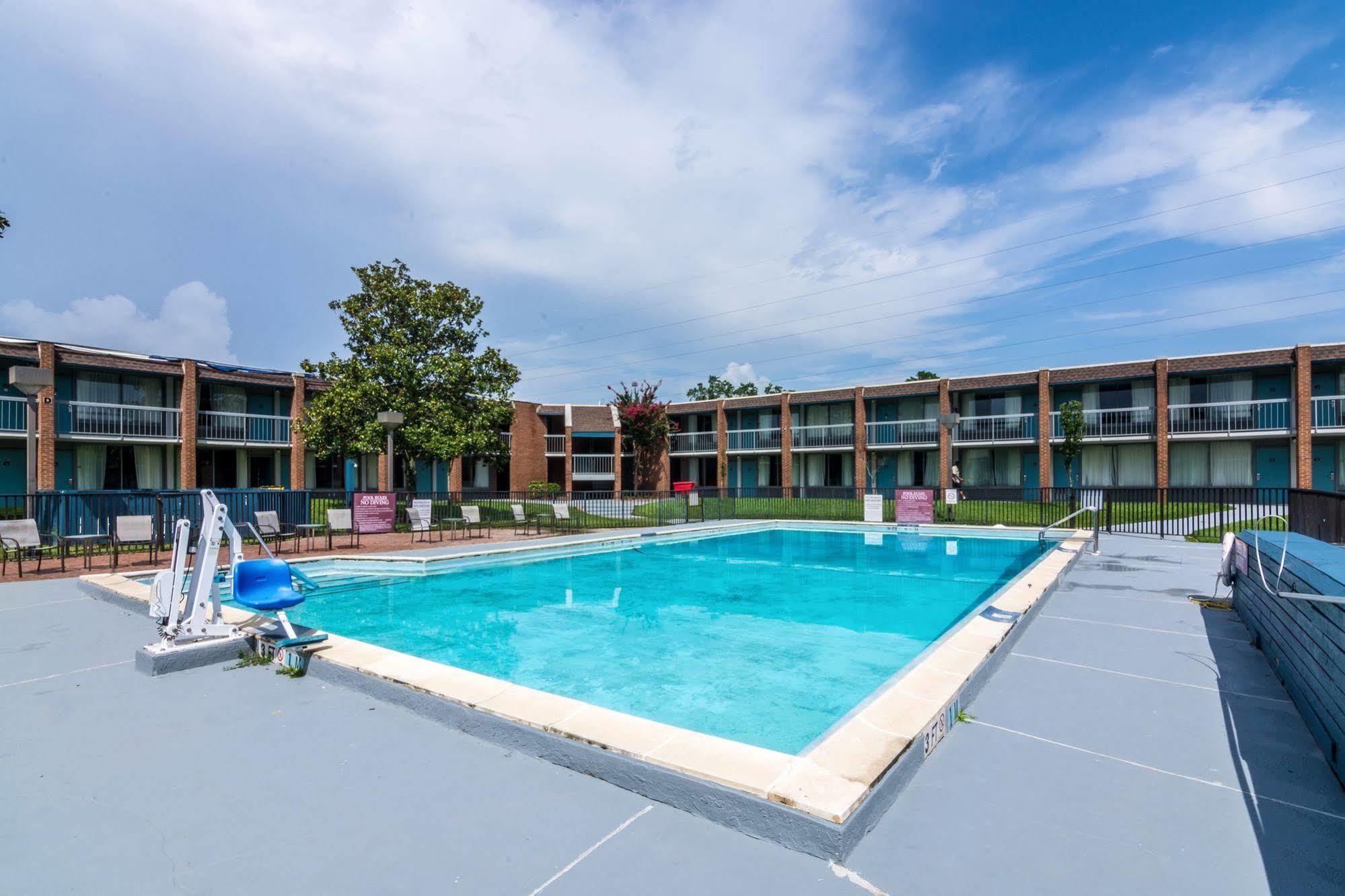 Rest And Relax Inn Pensacola Zewnętrze zdjęcie